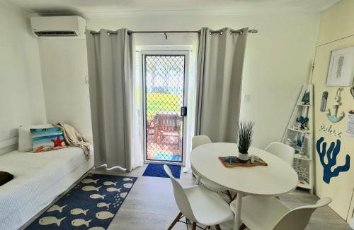 Dolphin Heads Apartment | Dolphin Heads - Resort Unit - Absolute Beachfront! - Whitsunday Getaway!