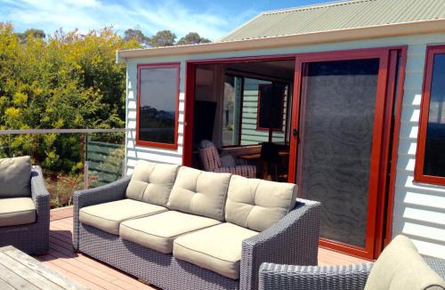 Binalong Bay House | DOLPHIN LOOKOUT COTTAGE - amazing views of the Bay of Fires