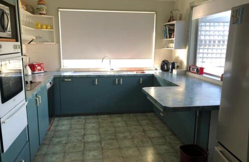 Denhams Beach House | Dolphinview