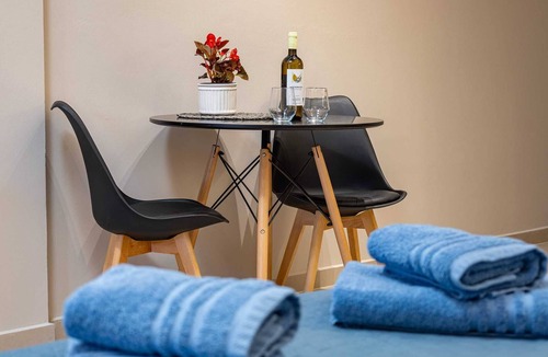 Agia Marina Apartment | Dom Azure Elegant Studio 1