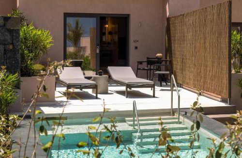 Tholos Hotel | Domes Novos Santorini, Autograph Collection