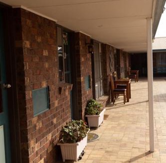 Donald Hotel | Donald Motor Lodge