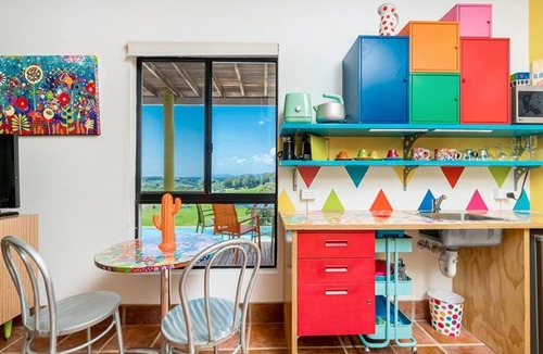 Alstonvale Apartment | Donna's Art House