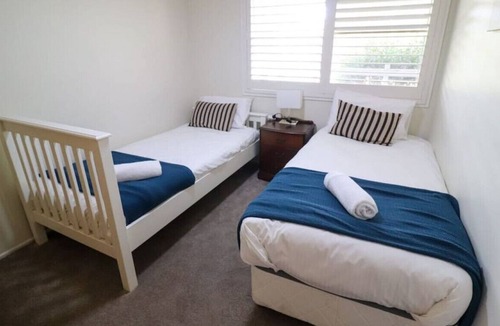 Dora Creek House | Dora Lodge - fishing, bikes and river frontage