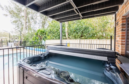 Dora Creek House | Dora On The Water - Dora Creek Lake House