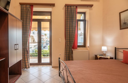 Kissamos Apartment | Double bed Bedroom 10 minutes from the Beach