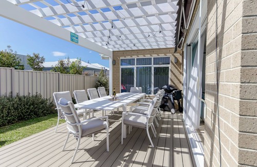 Dromana House | Double Delight - 4pm check out Sundays