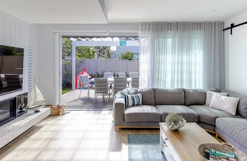 Dromana House | Double Delight - 4pm check out Sundays