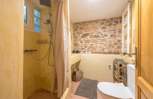 Mousio Apartment | DP Homes Exarcheia 1B - Central Stone Apt near Metro & Museum