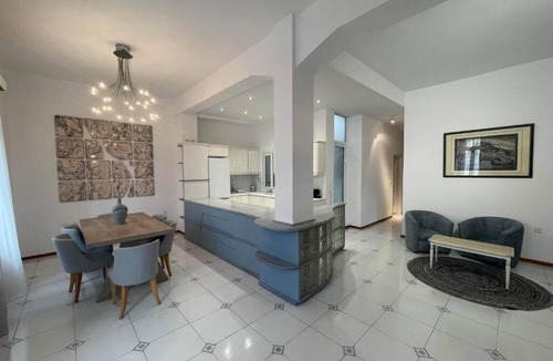 Gefira Mpania Apartment | Dr. J. Spon Apartment