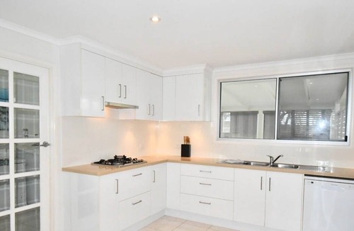 Woodgate House | Dream location with the comforts of your own pool, a perfect family getaway!