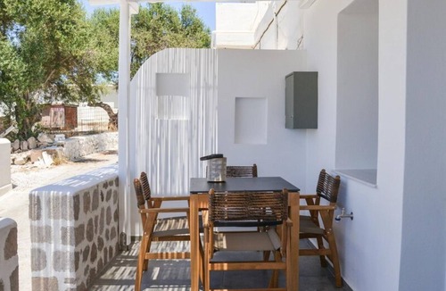 Adamas House | Dream on Adamas Milos