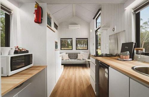 Red Hill House | Dreamy 2 by Tiny Away