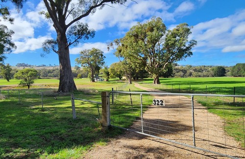 Strathbogie Cottage | Dreamy Farmhouse in a Breathtaking Location