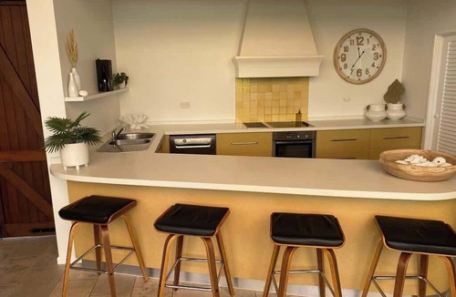 Port Douglas House | Driftaway on Garrick Street - Port Douglas