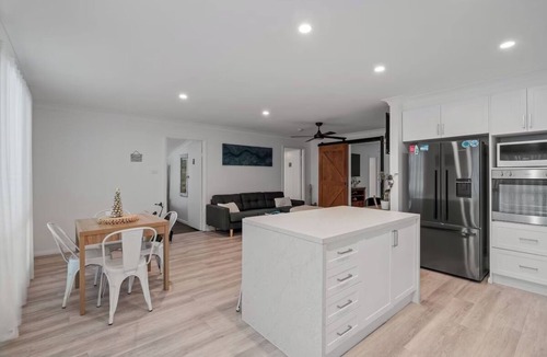 Callala Bay House | Driftwood Callala Plus+ - The Perfect Jervis Bay Retreat for up to 10 guests! 🐋