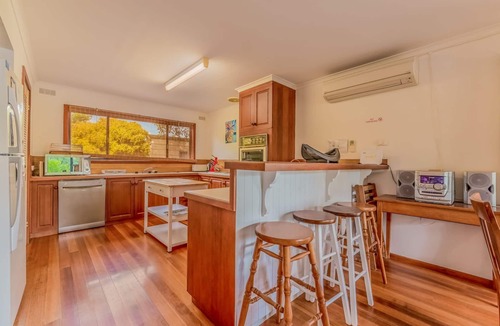Inverloch House | Driftwood On Anderson - Free Wifi