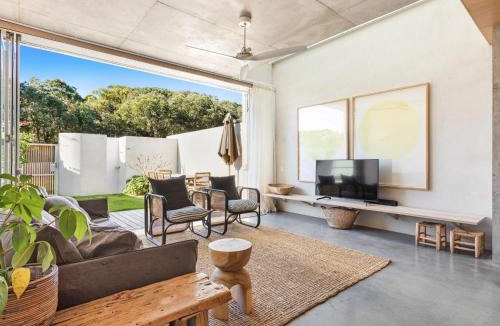 Byron Bay House | Driftwood Two at Clarkes Beach