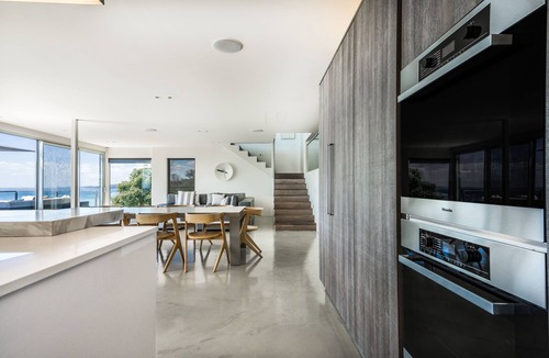 McCrae House | Dromana Relaxation Escape by Ready Set Stay- Positioned on a cliff & WiFi