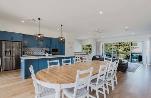Victor Harbor House | Dual Family Entertainer 9 Esplanade Victor Harbor