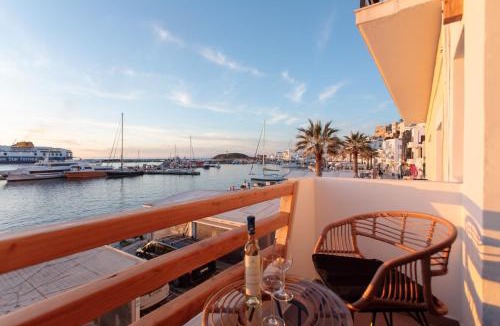 Old Town Naxos Apartment | Due Venti Downtown Suites Naxos Sunset View