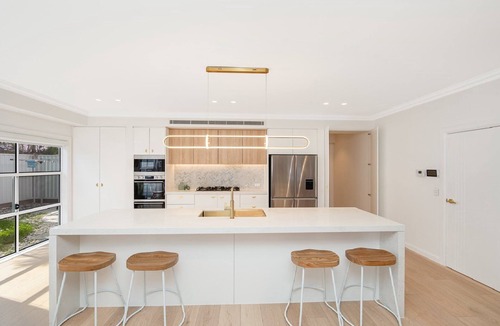 Long Jetty House | E RETREAT on Archbold by HolidayCo.