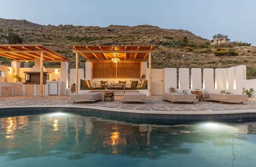 Naxos Town Villa | Eartha Horizon 3BR Villa Private Pool Scenic View