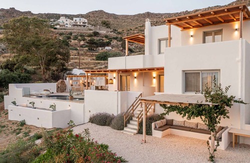 Naxos Town Villa | Eartha Horizon 3BR Villa Private Pool Scenic View