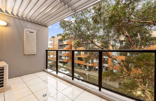 Newcastle Apartment | East End Escape – Holiday Locations Don’t Get Better Than This!