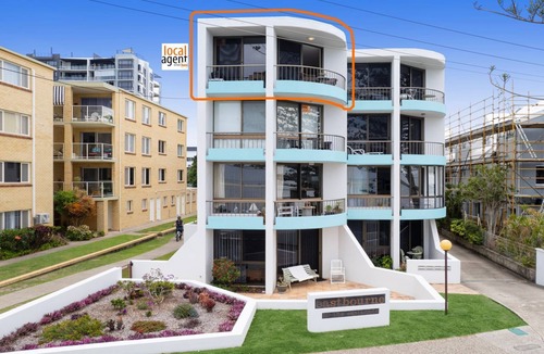 Golden Beach Apartment | Eastbourne U6, 80 Esplanade. Golden Beach