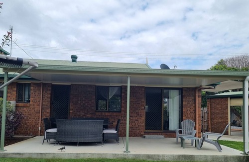 Tin Can Bay House | Easy walk to foreshore and central to all that Tin Can Bay has to offer!