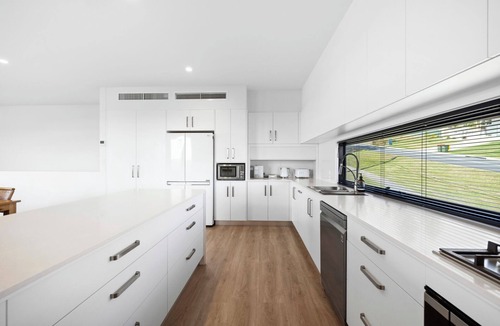 Woolgoolga House | Echoes Luxury Residence Beach Views Walk to Cafes