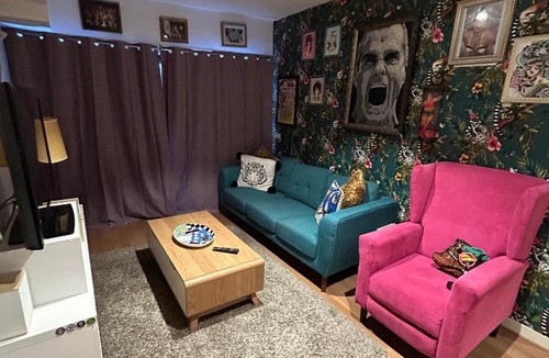 West Footscray Apartment | Eclectic 2BR apartment in West Footscray!