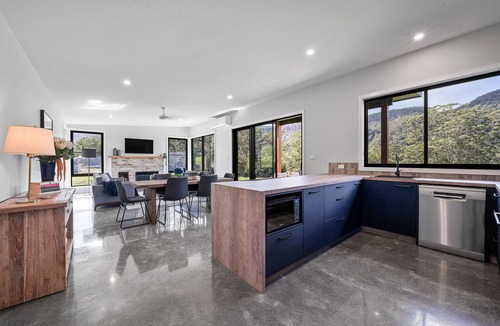Barrengarry Villa | Eco-Luxe Villa on 146 acres in Kangaroo Valley-breathtaking views,wild swimming