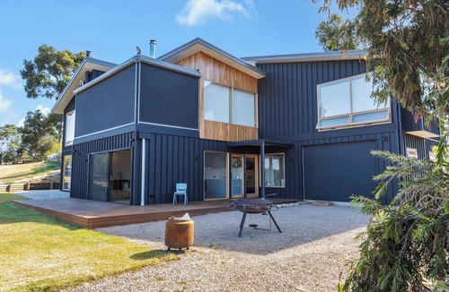 Clarendon Apartment | EcoFriendly Scandinavian Retreat Near McLaren Vale