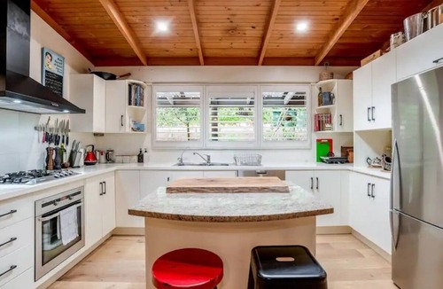 Aldgate House | Eden Gardens in the scenic Adelaide Hills (Aldgate village)