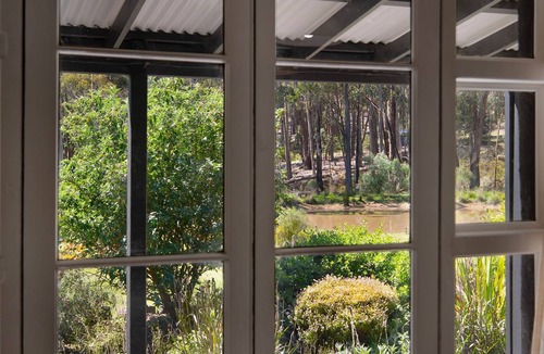 Wheatsheaf Apartment | Edessa Lodge- tranquil bush retreat 5 mins from Daylesford