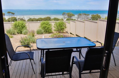 Kingscote House | Edgewater Escape