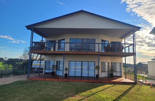 Melville House | Edithburgh Sea Views