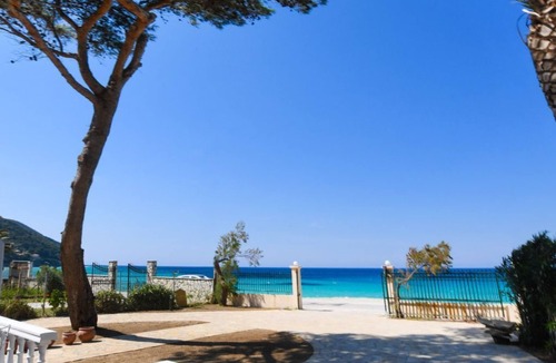 Agios Ioannis Apartment | Eine unabhängige, voll ausgestattete Wohnung direkt am Meer. by Interhome