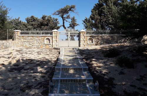 Elafonisos House | Elafonisos: Two storey house on the sea front