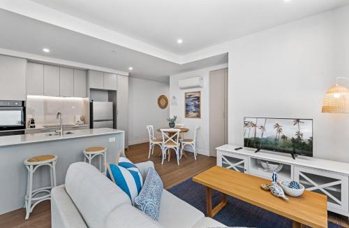 Preston Apartment | Elegant 1-Bed by Shops with Rooftop Swimming Pool