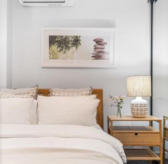 Caulfield North Apartment | Elegant 2 Bed 2 Bath Apartment at Caulfield Park with Balcony & Parking