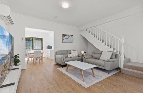 Glenelg South House | Elegant 3-Bed Home Steps from Sunny Glenelg Beach