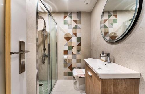 Makrigianni Apartment | Elegant 3BDR-2BATH APT-prime location