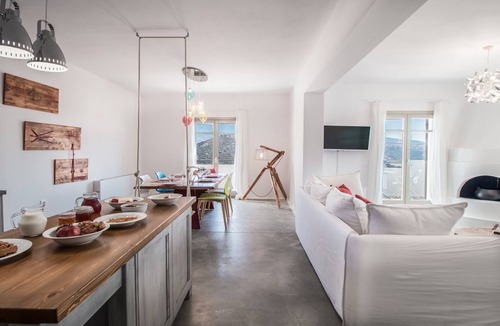Naxos Town Villa | ELEGANT VILLA WITH PRIVATE SPA AND PANORAMIC VIEW
