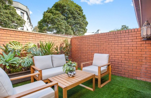 Chippendale Apartment | Elegantly Modern 2-Bed In The Heart of Chippendale