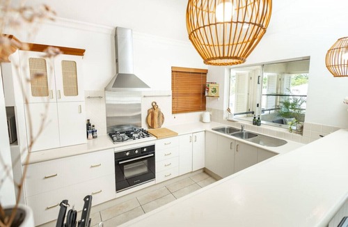 Cairns North Apartment | Elevated 2BR Modern Furnished Terrace Apt - Pool