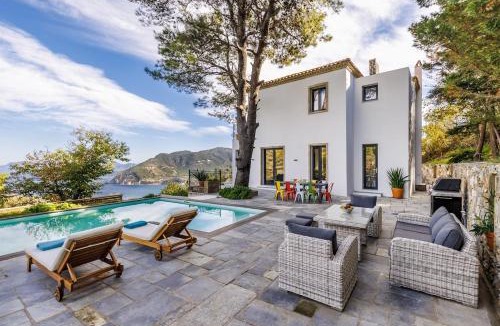 Skopelos Town Villa | Elissaios-Brand New Renovated Pool Villa