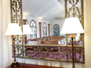 Blackburn North Cabin | Elizabethan Lodge